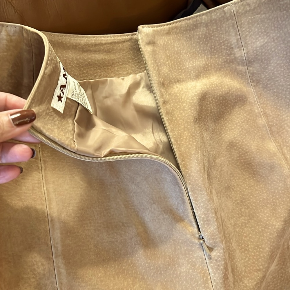 A.M.I. 100% LEATHER LONG TAN SKIRT Size 10 - Picture 7 of 10